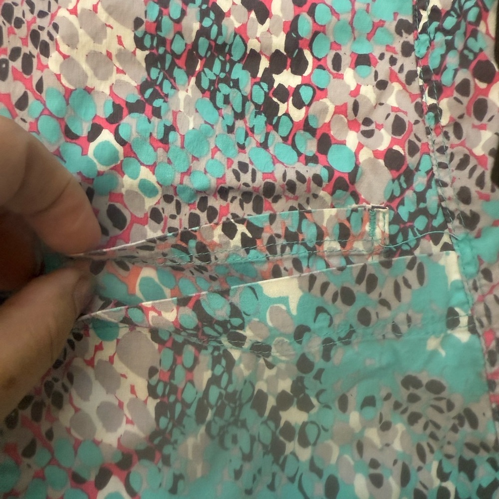Women's Multicolor Patterned Scrub Top - Picture 3 of 5